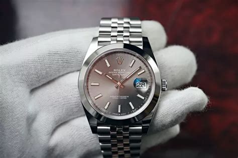 does a real rolex tick|what powers a rolex watch.